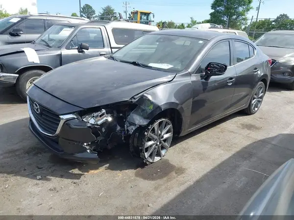 3MZBN1V37JM184982 2018 MAZDA 3 - Image 2