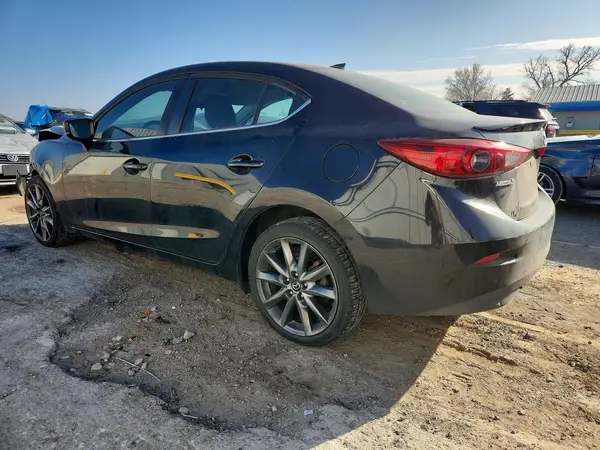 3MZBN1V37JM193102 2018 MAZDA 3 - Image 2