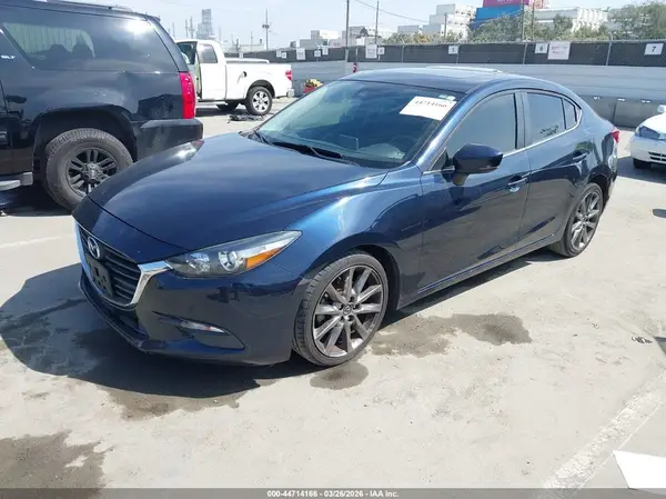 3MZBN1V37JM196565 2018 MAZDA 3 - Image 2