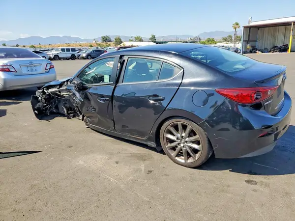 3MZBN1V37JM201666 2018 MAZDA 3 - Image 2