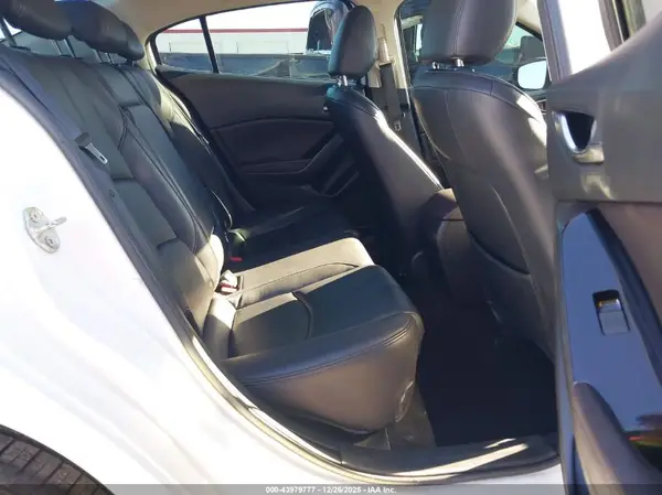 3MZBN1V37JM202459 2018 MAZDA 3 - Image 8