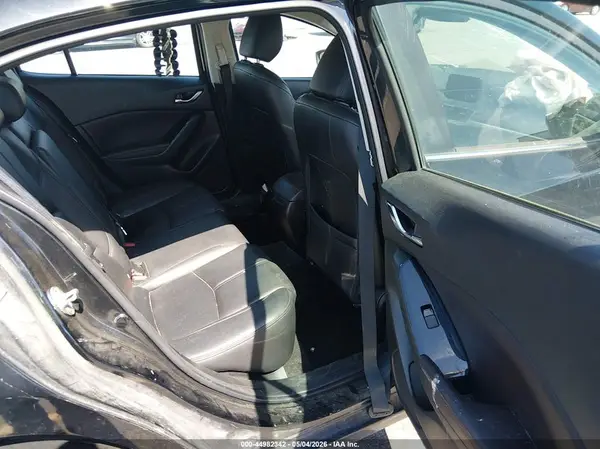 3MZBN1V37JM202929 2018 MAZDA 3 - Image 8