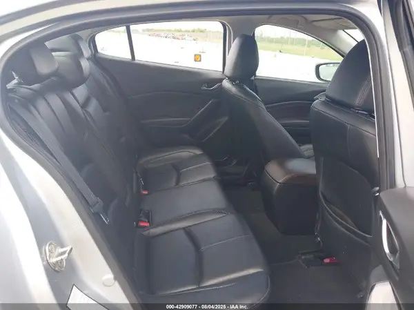 3MZBN1V37JM204955 2018 MAZDA 3 - Image 8