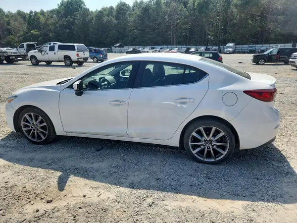 3MZBN1V37JM209833 2018 MAZDA 3 - Image 2