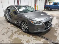 3MZBN1V37JM215017 2018 MAZDA 3