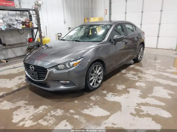 3MZBN1V37JM215017 2018 MAZDA 3 - Image 2