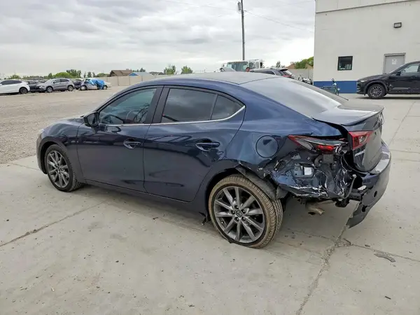 3MZBN1V37JM215129 2018 MAZDA 3 - Image 2