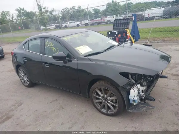 3MZBN1V37JM230620 2018 MAZDA 3 - Image 1