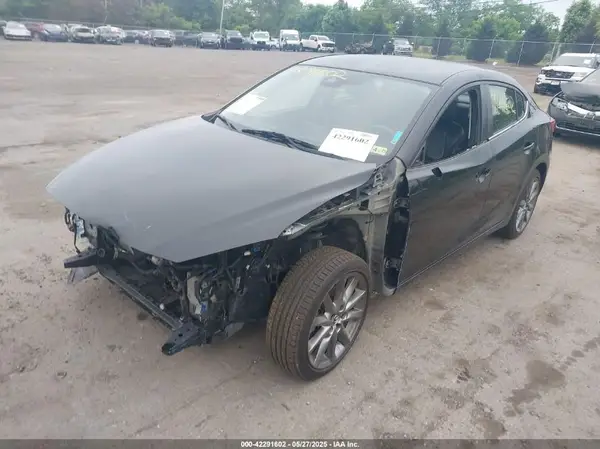 3MZBN1V37JM230620 2018 MAZDA 3 - Image 2