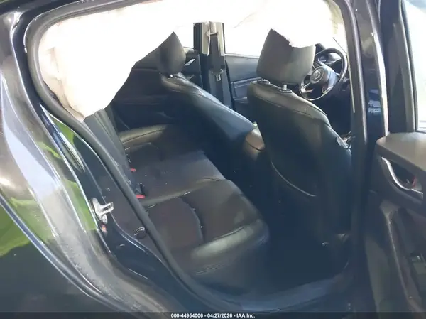 3MZBN1V37JM235378 2018 MAZDA 3 - Image 8