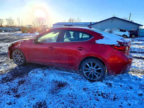 3MZBN1V37JM245568 2018 MAZDA 3 - Image 2