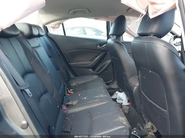 3MZBN1V37JM247465 2018 MAZDA 3 - Image 8