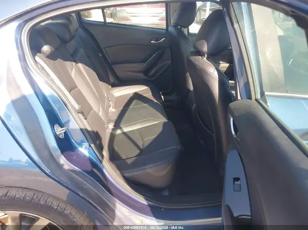 3MZBN1V37JM247613 2018 MAZDA 3 - Image 8