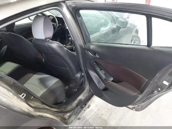 3MZBN1V37JM254075 2018 MAZDA 3 - Image 8