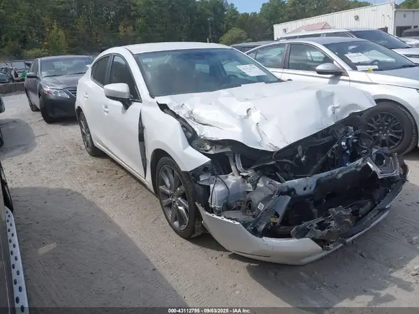 3MZBN1V37JM254089 2018 MAZDA 3 - Image 1
