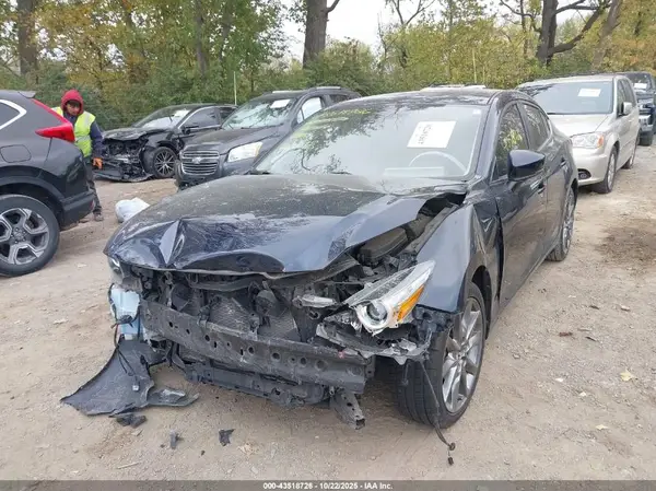 3MZBN1V37JM259616 2018 MAZDA 3 - Image 2