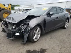 3MZBN1V37JM261723 2018 MAZDA 3