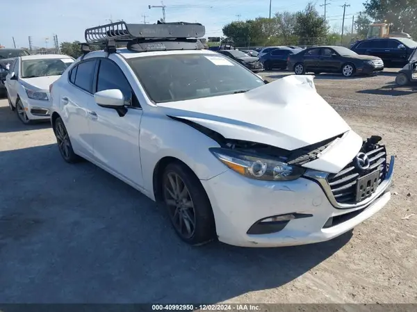 3MZBN1V37JM271894 2018 MAZDA 3 - Image 1