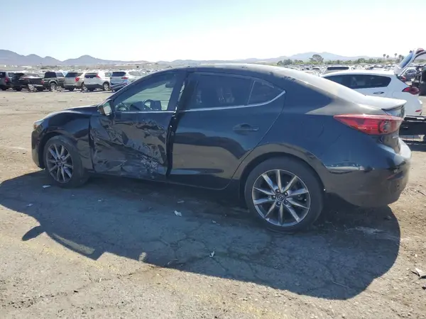 3MZBN1V38JM162604 2018 MAZDA 3 - Image 2