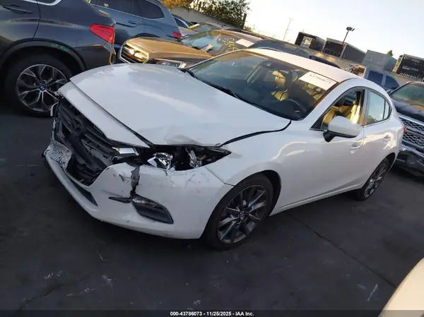 3MZBN1V38JM165874 2018 MAZDA 3 - Image 2