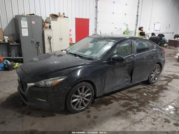 3MZBN1V38JM177765 2018 MAZDA 3 - Image 2