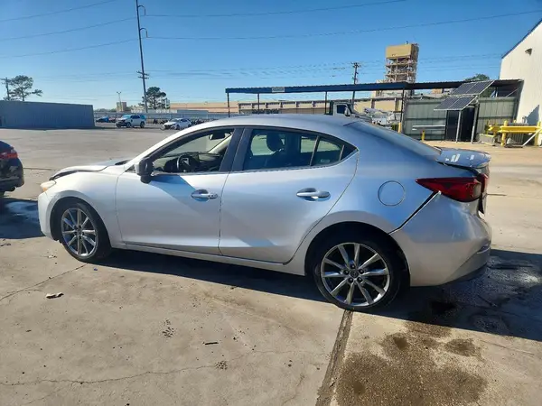 3MZBN1V38JM180200 2018 MAZDA 3 - Image 2