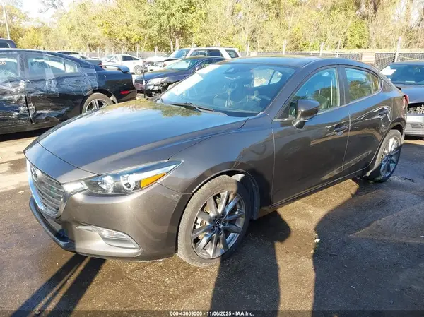 3MZBN1V38JM190693 2018 MAZDA 3 - Image 2