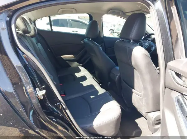 3MZBN1V38JM201501 2018 MAZDA 3 - Image 8