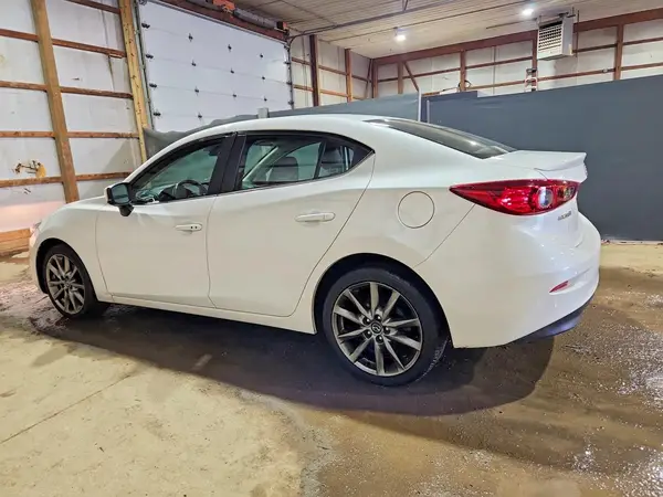 3MZBN1V38JM203250 2018 MAZDA 3 - Image 2