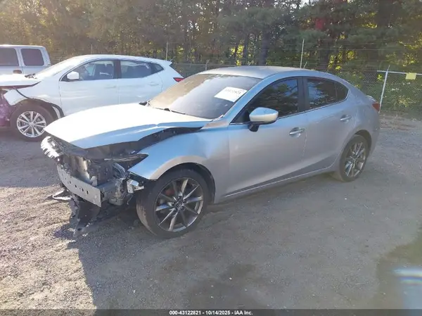 3MZBN1V38JM207802 2018 MAZDA 3 - Image 2