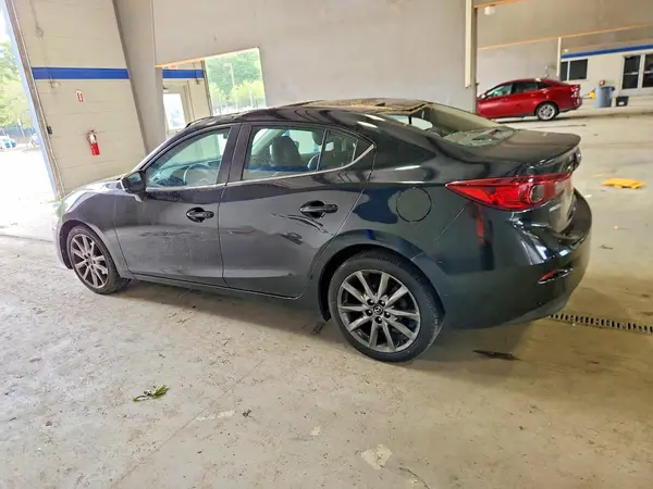 3MZBN1V38JM212899 2018 MAZDA 3 - Image 2