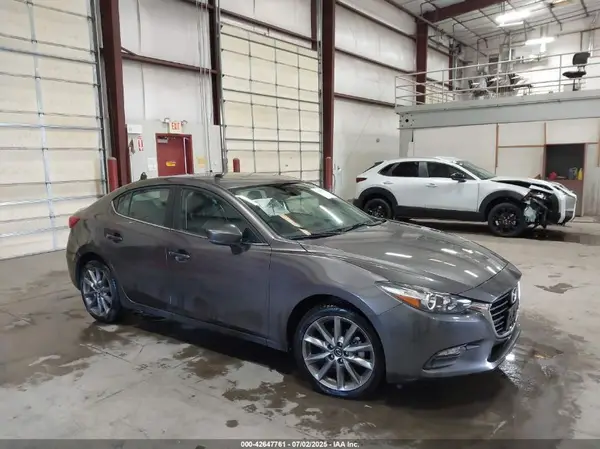 3MZBN1V38JM215236 2018 MAZDA 3 - Image 1