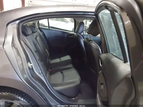 3MZBN1V38JM215236 2018 MAZDA 3 - Image 8
