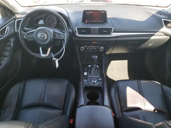 3MZBN1V38JM218413 2018 MAZDA 3 - Image 8