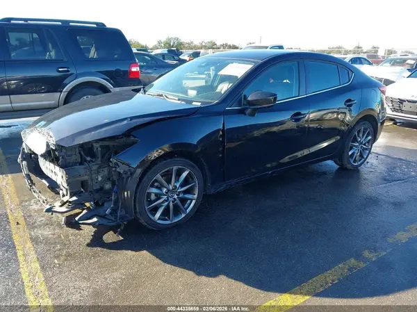 3MZBN1V38JM220694 2018 MAZDA 3 - Image 2
