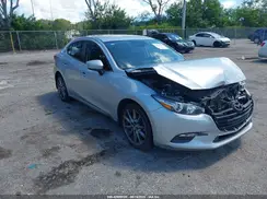 3MZBN1V38JM232652 2018 MAZDA 3