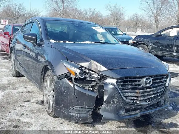 3MZBN1V38JM233221 2018 MAZDA 3 - Image 1