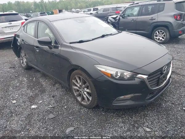 3MZBN1V38JM233316 2018 MAZDA 3 - Image 1
