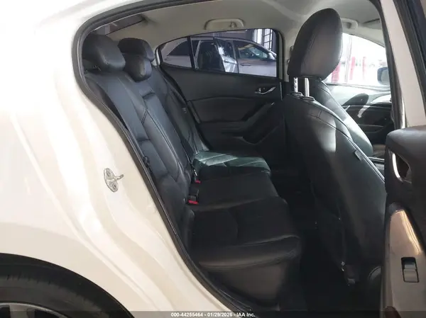 3MZBN1V38JM246115 2018 MAZDA 3 - Image 8