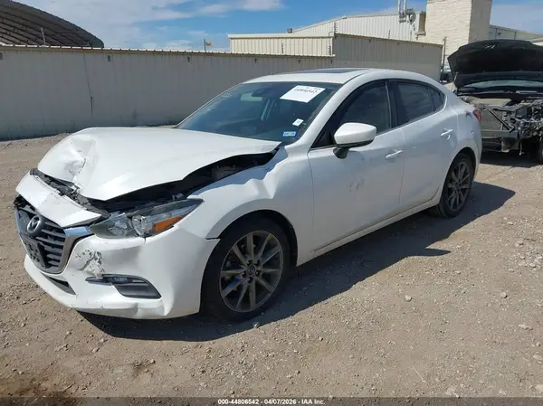 3MZBN1V38JM256465 2018 MAZDA 3 - Image 2