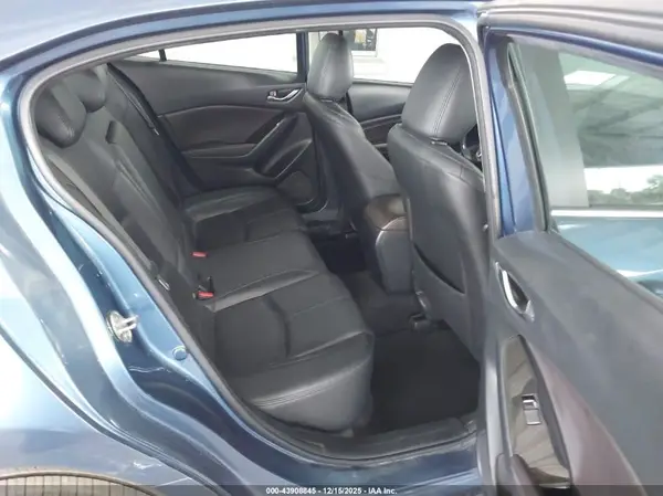 3MZBN1V38JM260449 2018 MAZDA 3 - Image 8