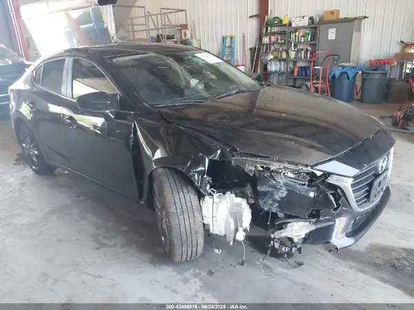 3MZBN1V38JM265263 2018 MAZDA 3 - Image 1