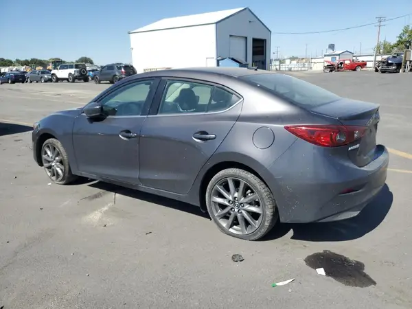 3MZBN1V38JM272102 2018 MAZDA 3 - Image 2