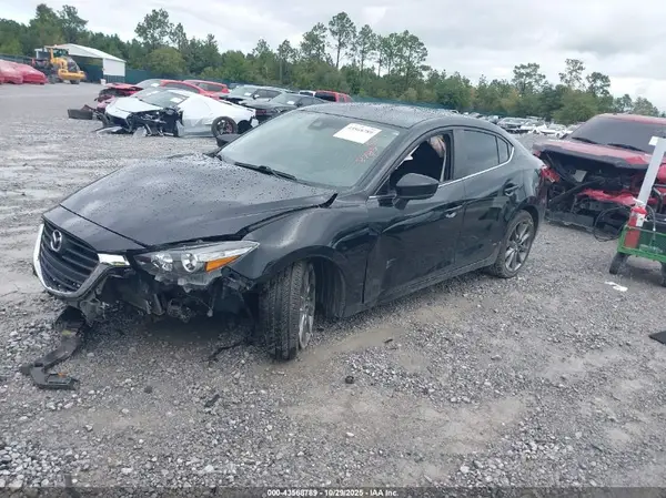 3MZBN1V39JM160070 2018 MAZDA 3 - Image 2