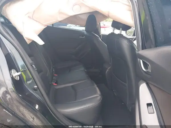 3MZBN1V39JM160070 2018 MAZDA 3 - Image 8