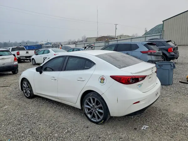 3MZBN1V39JM183414 2018 MAZDA 3 - Image 2
