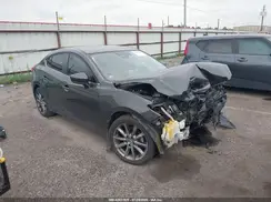 3MZBN1V39JM190329 2018 MAZDA 3
