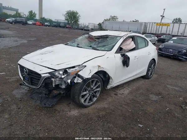 3MZBN1V39JM197376 2018 MAZDA 3 - Image 2