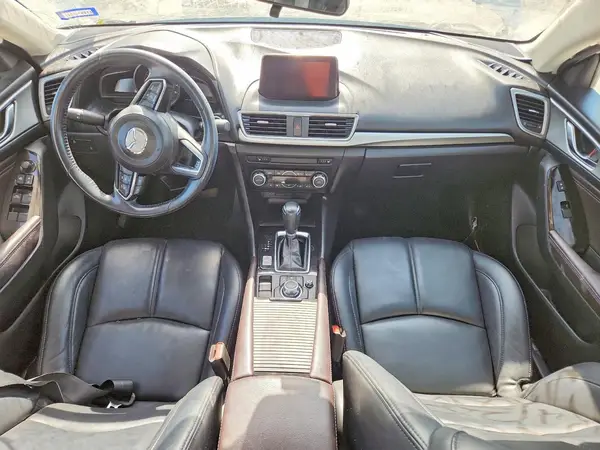 3MZBN1V39JM203063 2018 MAZDA 3 - Image 8