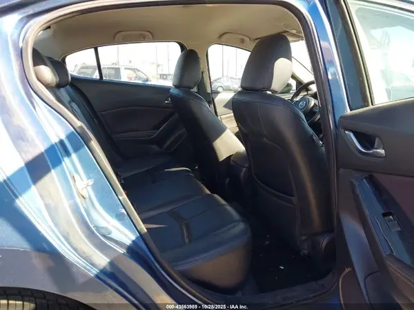 3MZBN1V39JM204164 2018 MAZDA 3 - Image 8